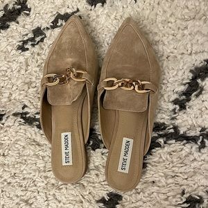 Gently worn Steve Madden Women’s Finish Chain slip on mules in sz 8